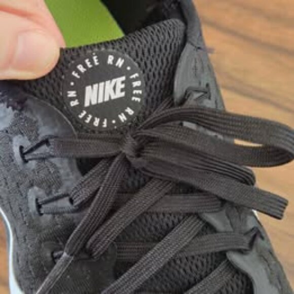 Women's Nike Free Running Shoes size 9 Black White - Picture 4 of 5